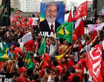 Una multitud respaldó a Dilma y Lula
