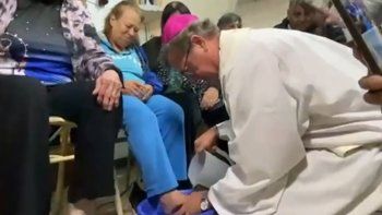 El gesto de la Iglesia: lavaron pies de jubilados y reclamaron jubilación digna