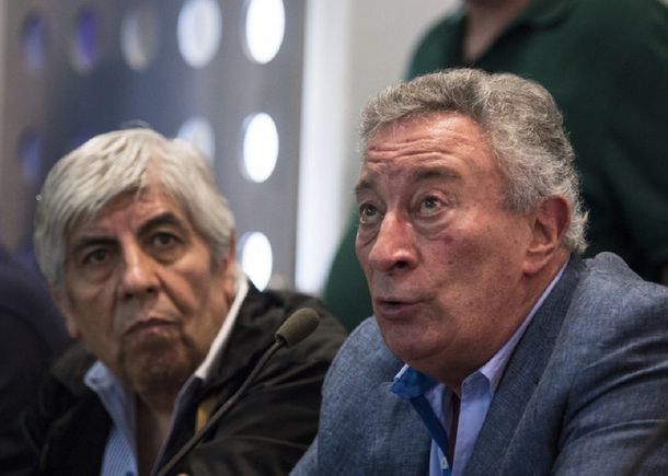 Segura le dio un cargo en AFA a Moyano, que decidirá sobre el dinero del fútbol