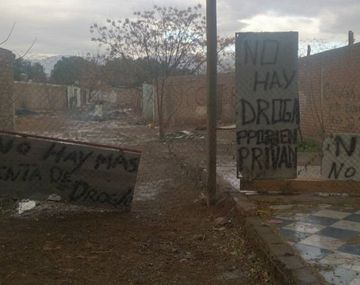 El curioso cartel que pusieron vecinos de Mendoza