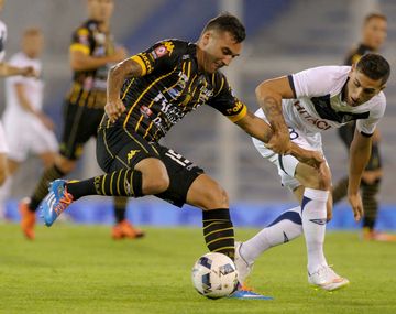 Vélez le ganó a Olimpo por 2 a 1