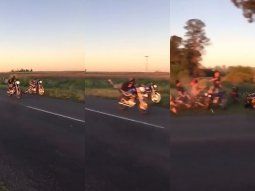 Increíble: corrían una picada en motos y chocaron contra los espectadores