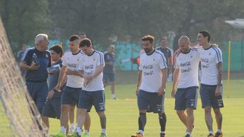 con mercado y agüero de titulares, martino define el equipo que enfrentara a chile con mercado y agüero de titulares, martino define el equipo que enfrentara a chile