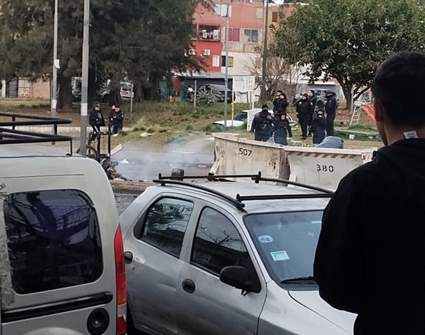 Contenido sensible: conmoción en Fuerte Apache por el hallazo del cuerpo de un hombre calcinado