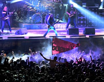 La Renga hizo delirar a miles de fanáticos en Huracán