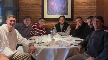 scaloni se reunio con algunos futbolistas de la seleccion en espana scaloni se reunio con algunos futbolistas de la seleccion en espana