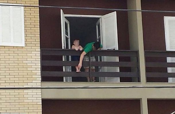 Un nene argentino cayó de un balcón en Brasil y está grave