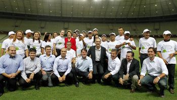 inauguran el primer estadio para el mundial 2014 inauguran el primer estadio para el mundial 2014