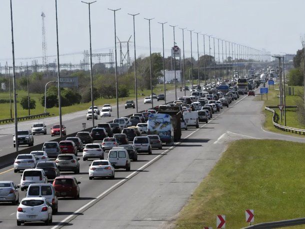 Colapso total en la Autopista Buenos Aires-La Plata por un choque múltiple