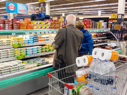 El supermercado con descuentos imperdibles en vasos y copas para renovar tu vajilla