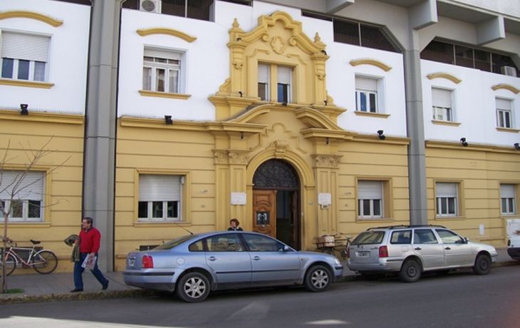 Una menor murió de sobredosis y apuntan al director del colegio
