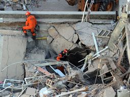 los ultimos dos cuerpos hallados estaban abrazados los ultimos dos cuerpos hallados estaban abrazados