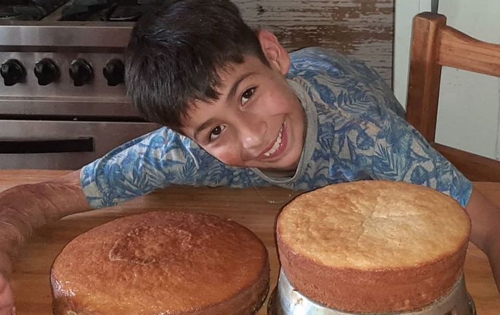 Tras las cobardes agresiones, el nene pastelero anunció que vuelve a Twitter con un mensaje ejemplar