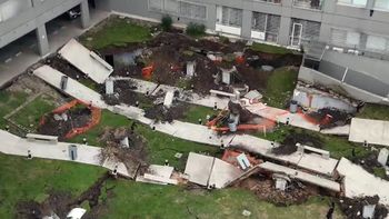 derrumbe en parque patricios: se desplomo el patio interno de un complejo de viviendas derrumbe en parque patricios: se desplomo el patio interno de un complejo de viviendas