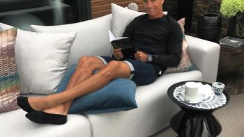 Cristiano Ronaldo fue papá de mellizos y los presentó en las redes Cristiano Ronaldo fue papá de mellizos y los presentó en las redes