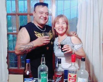Hugo Hidalgo, el presunto asesino del doble crimen de Punta Lara, junto con una de las víctimas,&nbsp;Maruja Chacón Pérez, a quien le alquilaba la casa.