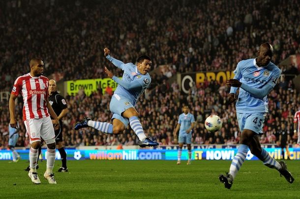 El City venció al Arsenal con una gran partido de Tevez