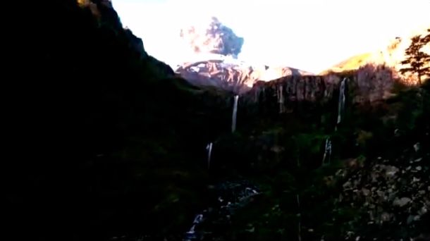Graban en video el momento exacto en el que el Calbuco hizo erupción