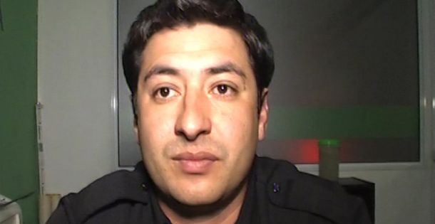 Encontró un bolso con 75 mil pesos y lo devolvió: La señora se puso a llorar