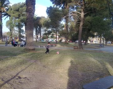 Se hizo pasar por profe de fútbol y abusó de chicos en Parque Saavedra