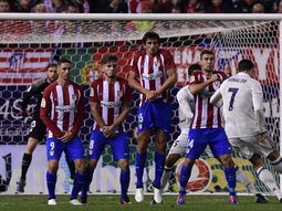 Cristiano Ronaldo anotó el primer gol del Real Madrid ante el Atlético Cristiano Ronaldo anotó el primer gol del Real Madrid ante el Atlético