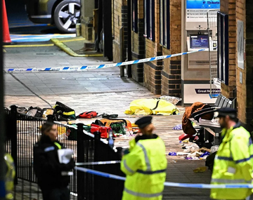 Ataque en un tren de Londres: 10 apuñalados y 2 detenidos