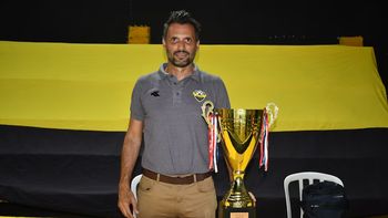 San Lorenzo fue eliminado por un club de barrio en el que su presidente jugó con 51 años San Lorenzo fue eliminado por un club de barrio en el que su presidente jugó con 51 años