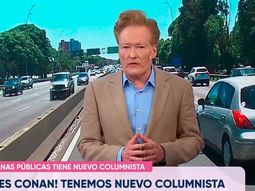 Conan OBrien presentó el informe del tránsito en la TV Pública y divirtió a todos