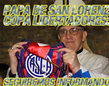 Afiches con cargadas a San Lorenzo por el Papa