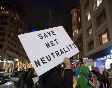 Protestantes piden que se salve la neutralidad en la red en Estados Unidos