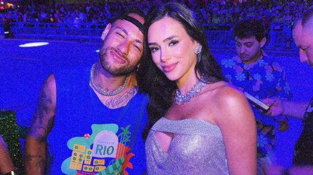 Durísimas críticas: Neymar no jugó en Santos por una molestia pero fue al Carnaval de Río