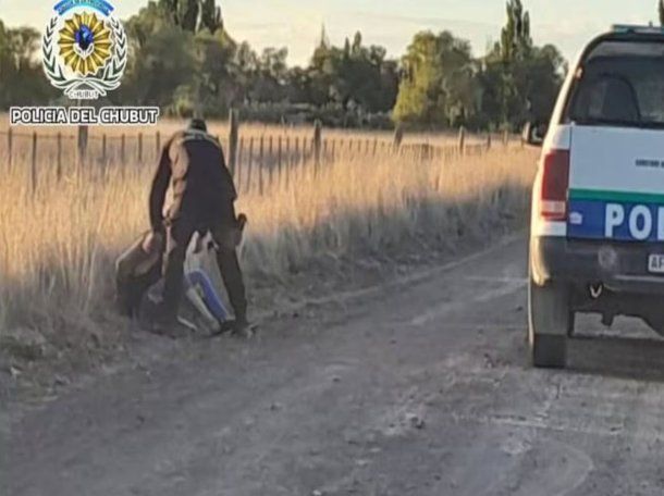 Insólito: se disparó a sí mismo por accidente al bajarse de un taxi y quedó detenido por portación ilegal
