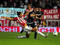 quilmes gano sobre el final y hundio a independiente quilmes gano sobre el final y hundio a independiente