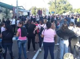 Marcharon a la comisaría en la que está presa una de las acusadas de matar a Lucio en La Pampa