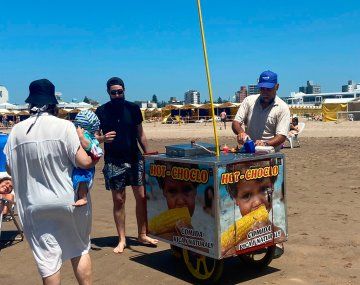 El negocio millonario de venta del choclo en las playas de Mar del Plata: cuánto se puede ganar