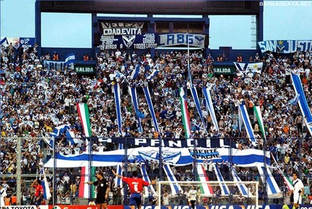 El hombre encontrado muerto pertenecía a la barra de Vélez