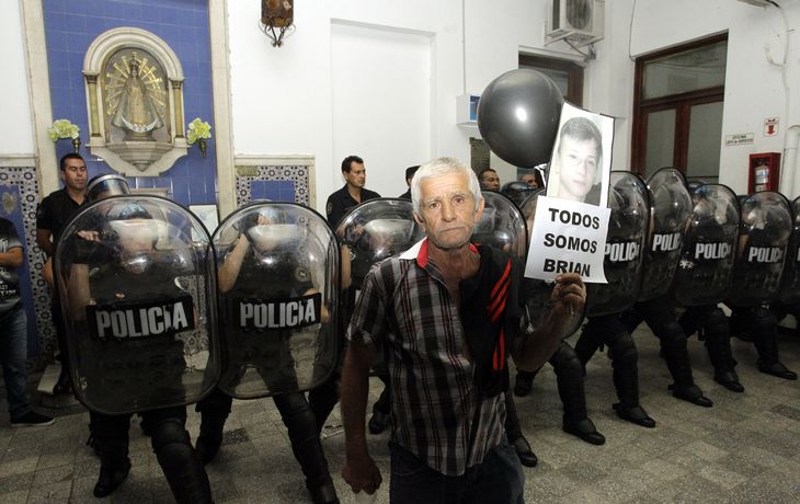Una marcha por Brian terminó en incidentes