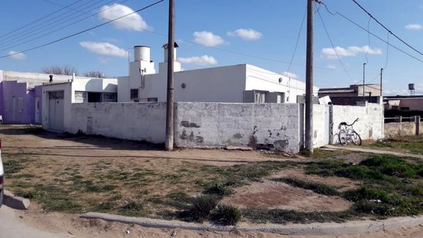 Encuentran huesos en una casa y creen que son de una madre y su hijo desaparecidos hace 9 años