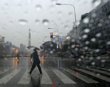 Lunes gris y con probables tormentas en la Ciudad