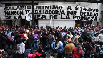 Caos en el centro porteño por la protesta de movimientos sociales Caos en el centro porteño por la protesta de movimientos sociales