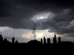 Tormenta en la Ciudad Tormenta en la Ciudad