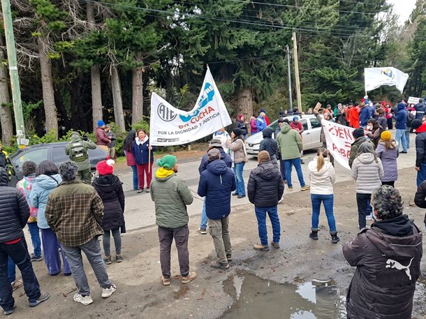 Denuncian cientos de despidos en la CNEA y los trabajadores se movilizan en todo el país