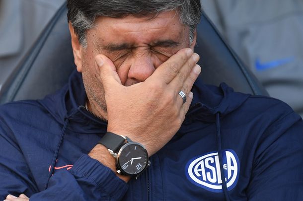 San Lorenzo, en picada: ganaba 2 a 0 y Platense le empató