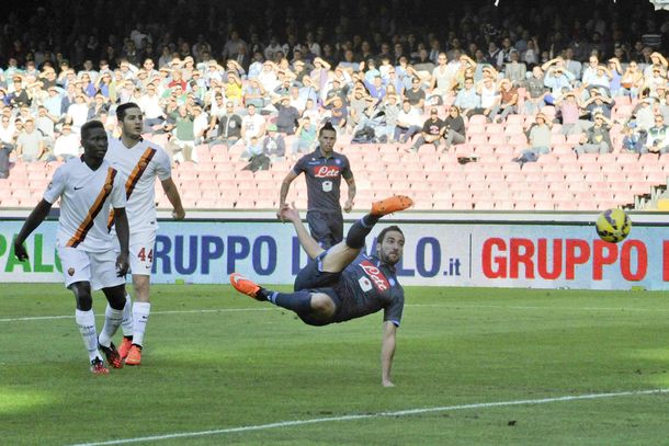 Mirá el golazo de Gonzalo Higuaín frente a la Roma