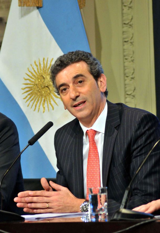 Randazzo calificó al paro de extorsivo y político