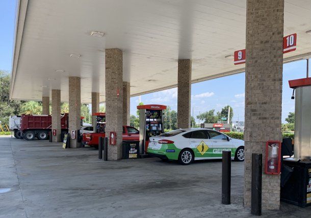 El precio de la guerra: sube la nafta en Estados Unidos por su ataque a Irán