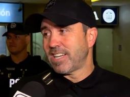 el chacho coudet ya esta en el pais para ser dt de river: los hice madrugar, eh el chacho coudet ya esta en el pais para ser dt de river: los hice madrugar, eh