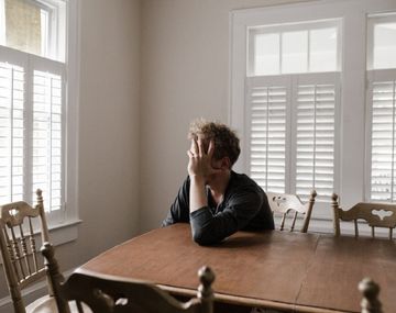 Descubren que uno de cada cinco pacientes de coronavirus luego padece trastornos psiquiátricos