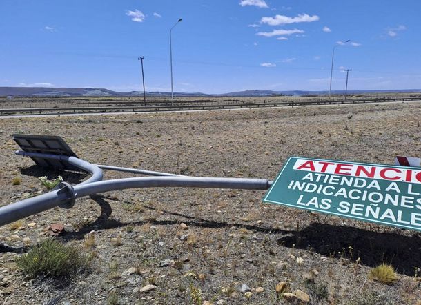 Río Gallegos: volaron techos y cayó tendido eléctrico por vientos
