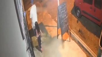 gonzalez catan: iban a robarle a un abuelo y su nieta, pero desistieron cuando vieron a la nena gonzalez catan: iban a robarle a un abuelo y su nieta, pero desistieron cuando vieron a la nena